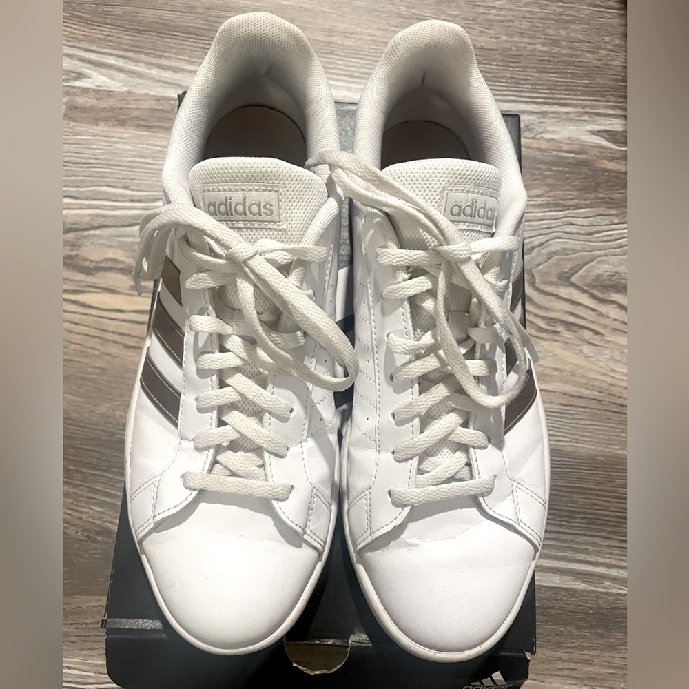 Adidas women’s tennis shoes